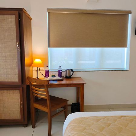 Aura Hotel Pondicherry Exterior foto
